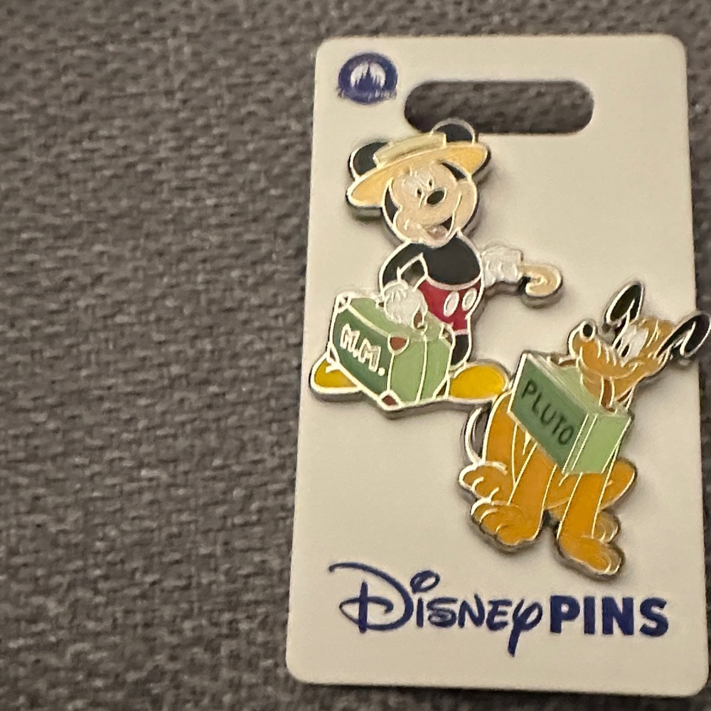 2025 Disney Parks Pin Mickey Mouse and Pluto Mr. Mickey takes A Trip 2 Pin BNWT